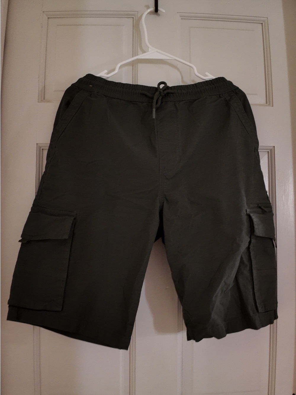 Denim&Co Olive Green Cargo Shorts with Utility Pockets